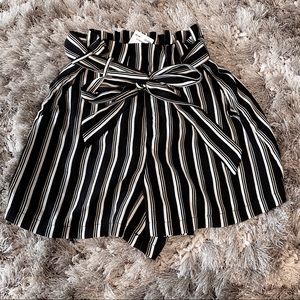 LUSH Paperbag Shorts XS
